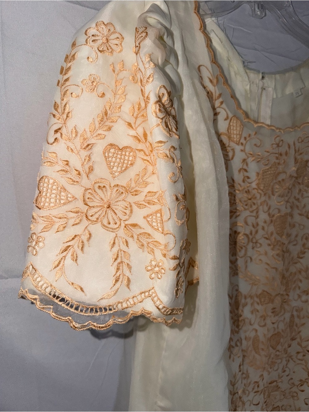 Traditional Filipiniana Dress Ivory with gold embroidery - Picture 5 of 16